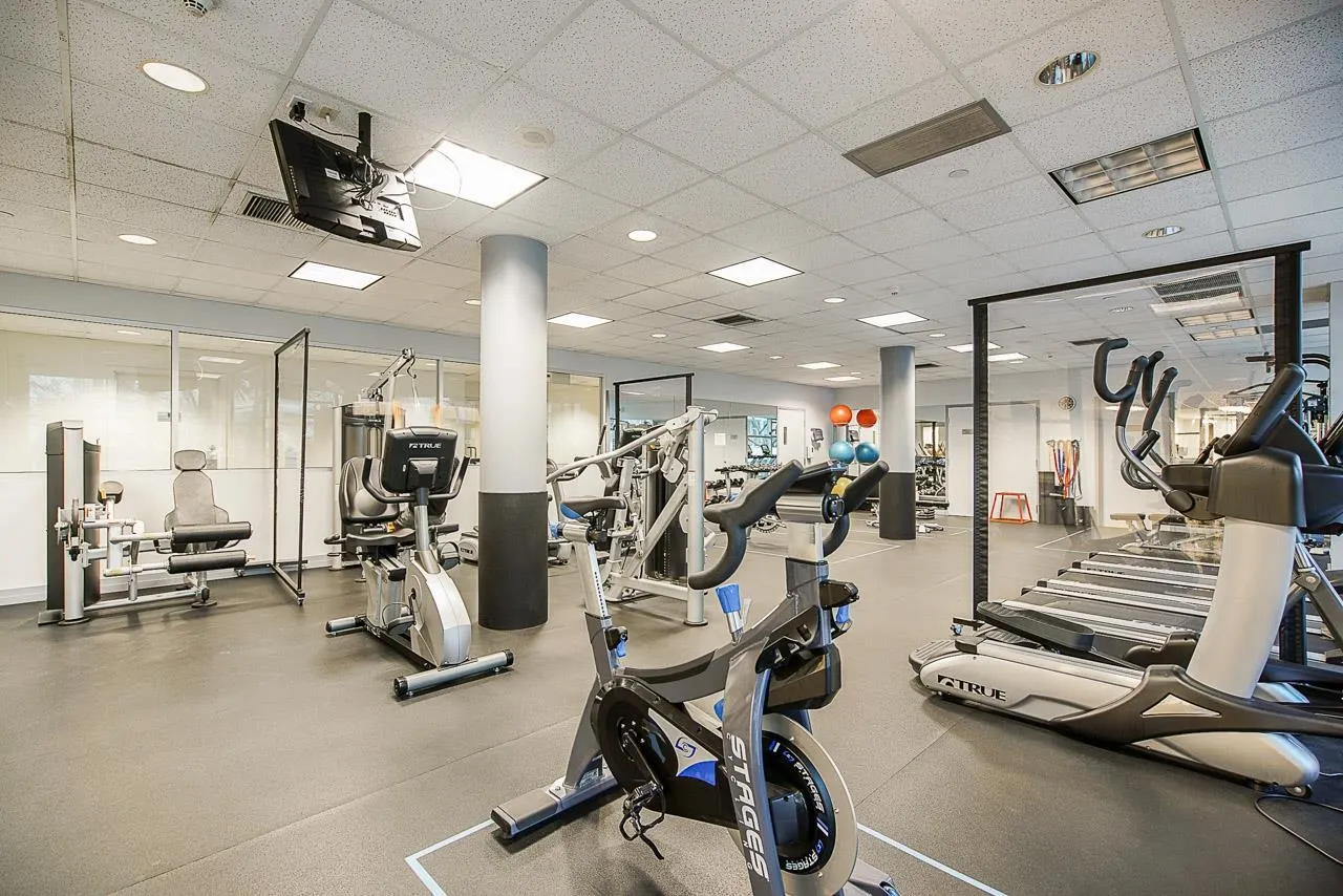 906 189 Davie Street