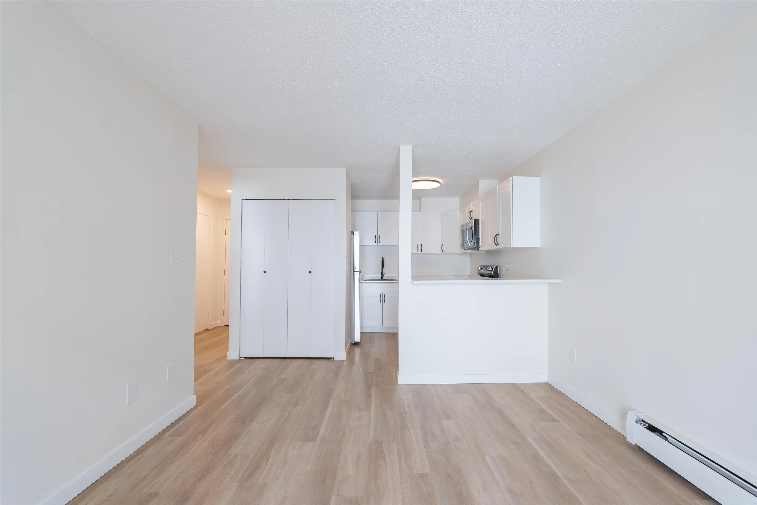 205 45749 Spadina Avenue