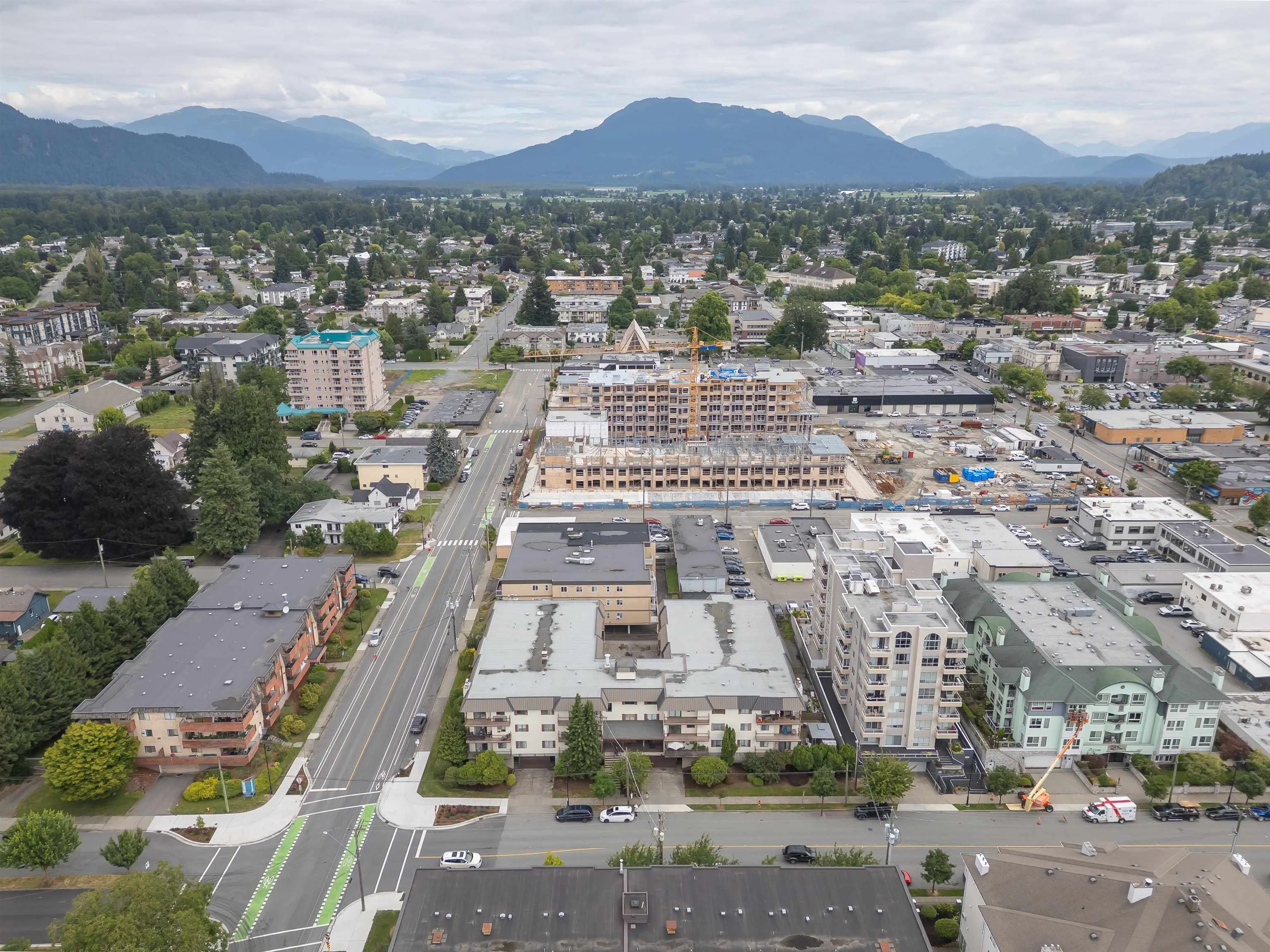 205 45749 Spadina Avenue