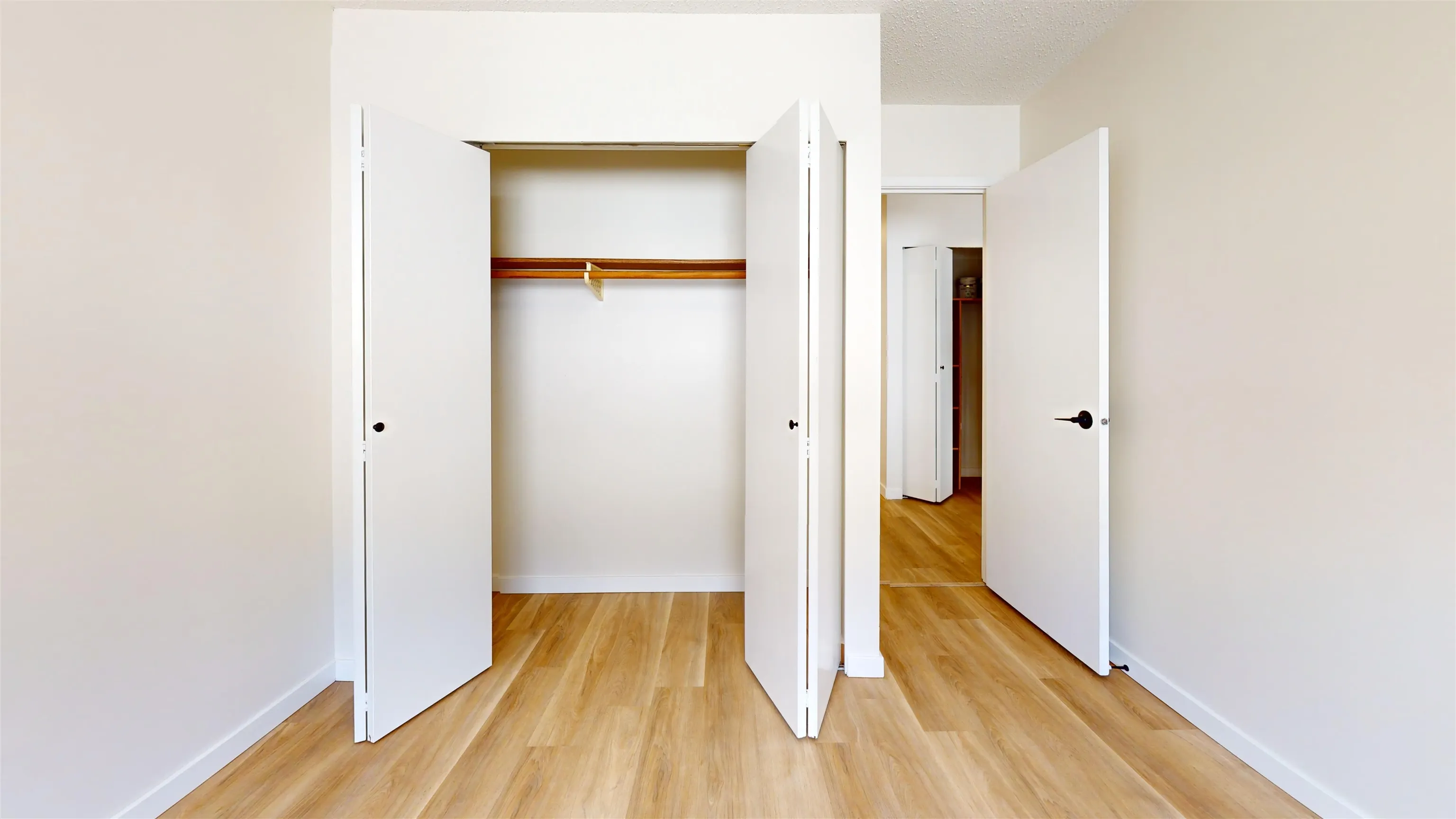 205 45749 Spadina Avenue