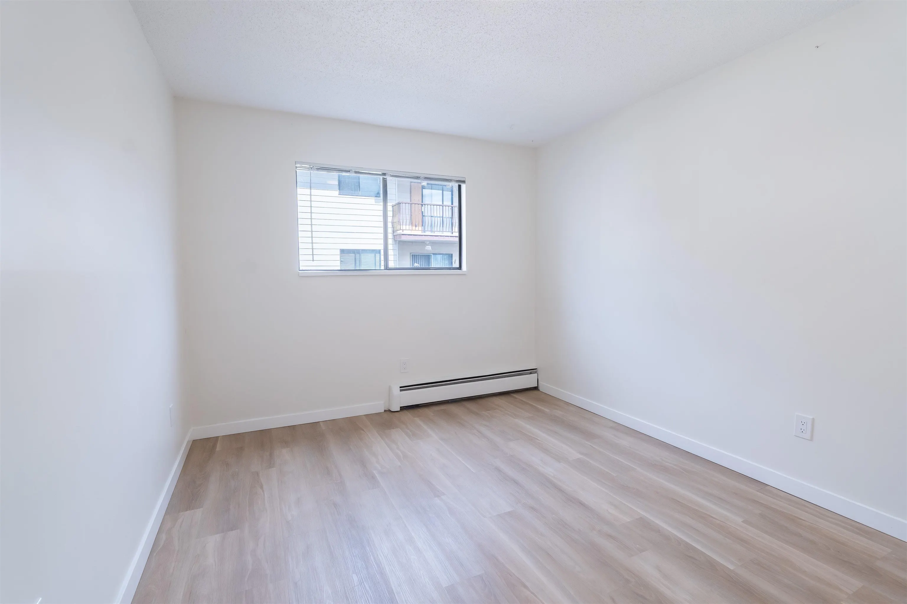 205 45749 Spadina Avenue