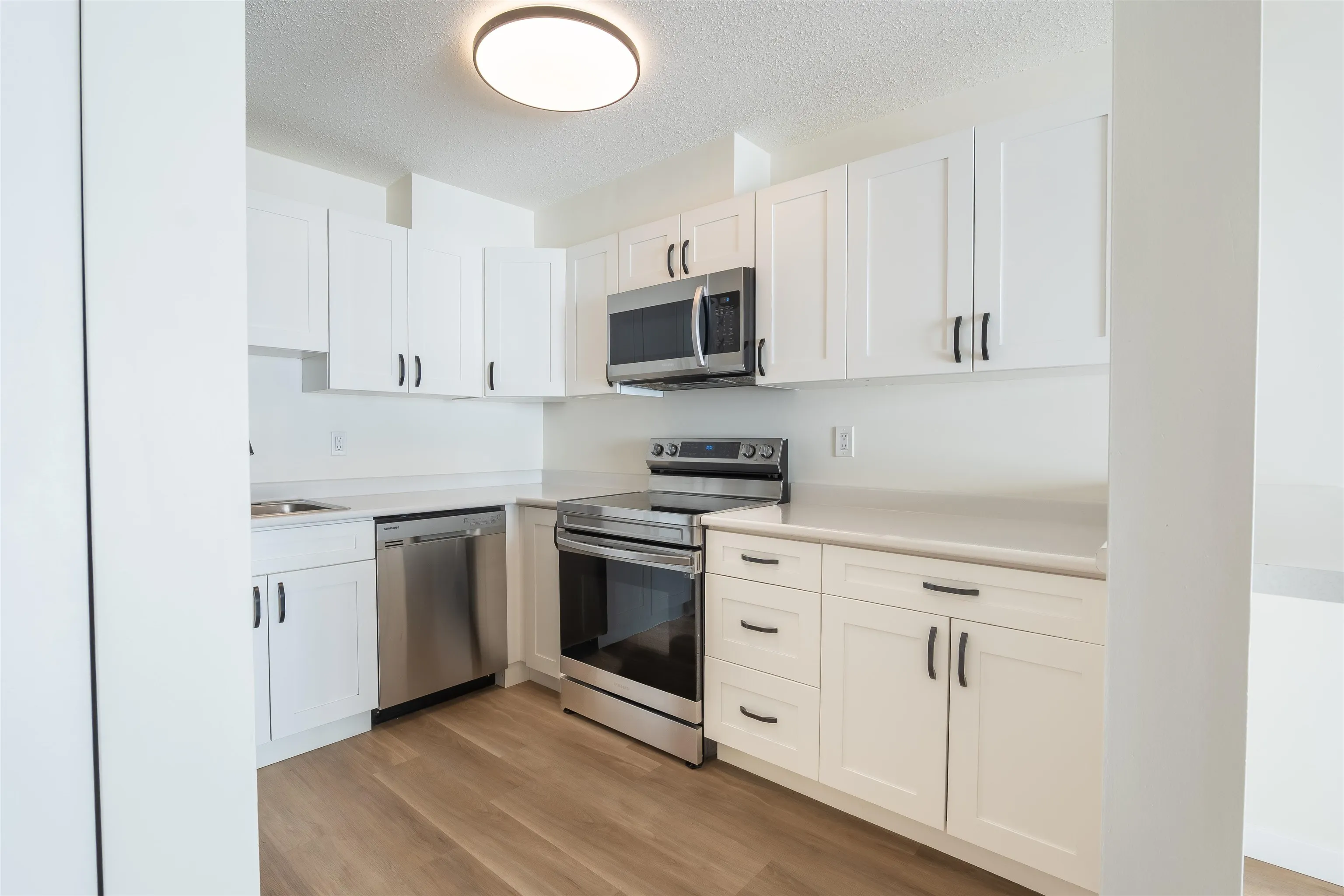 205 45749 Spadina Avenue