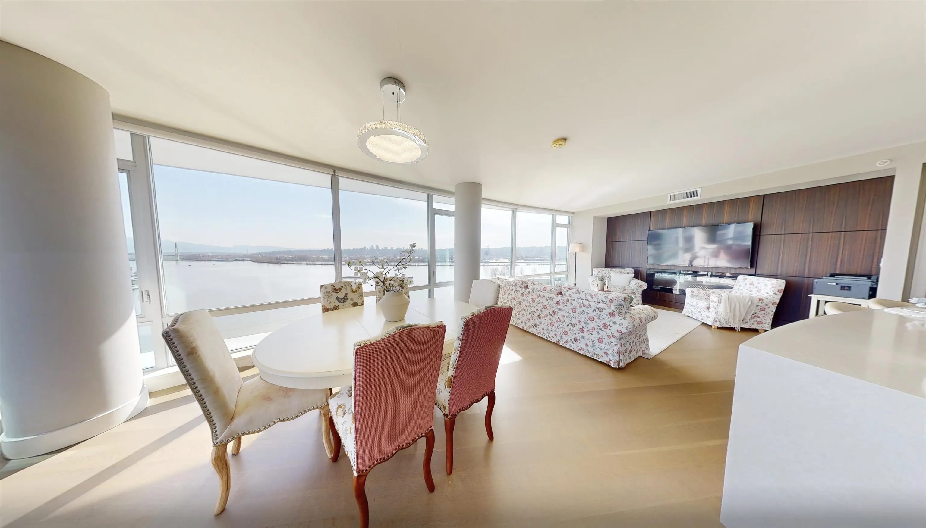 1705 210 Salter Street