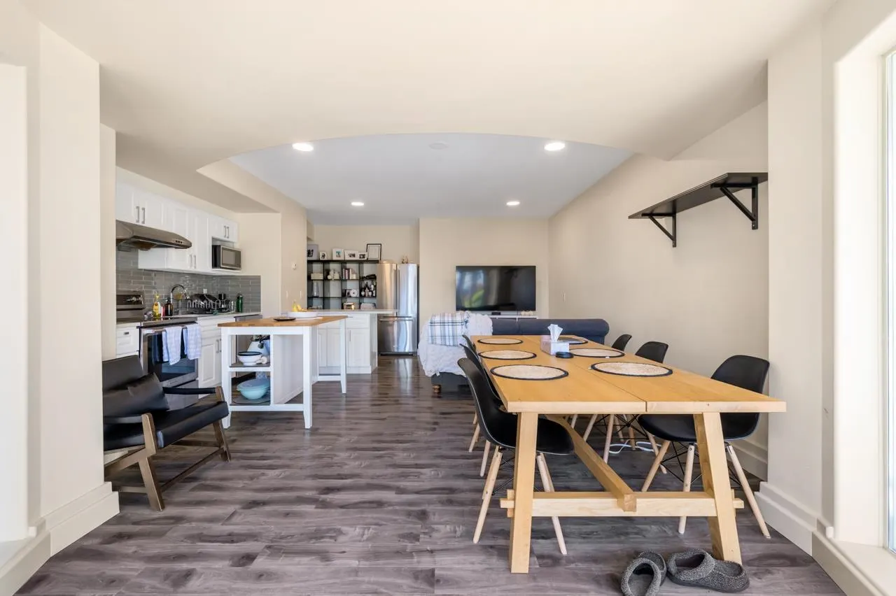 620 Knockmaroon Road