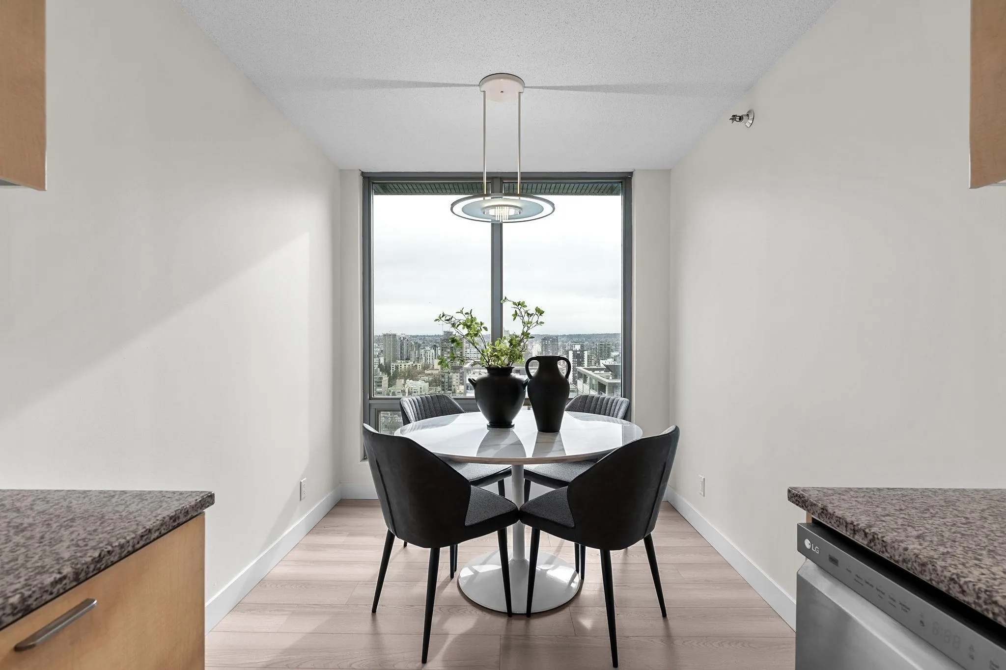 2806 1288 W Georgia Street