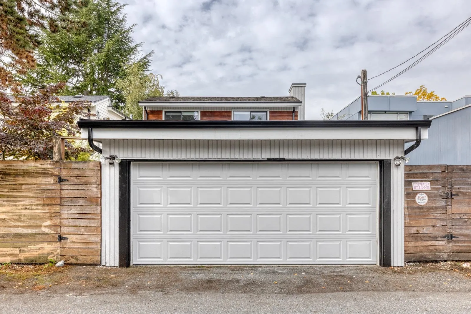 6568 Vine Street