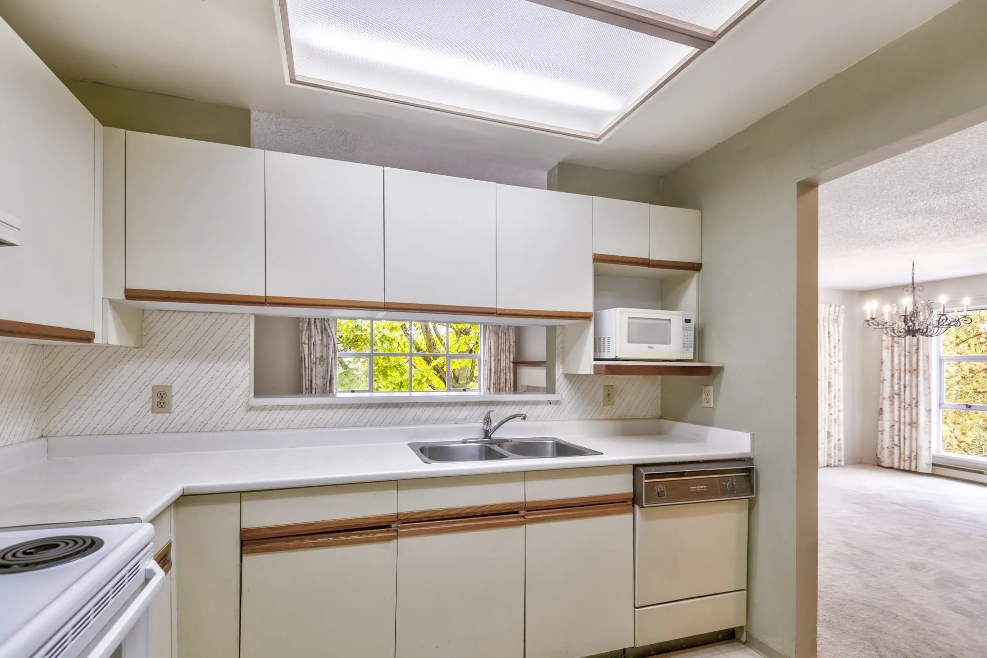 204 7540 Minoru Boulevard