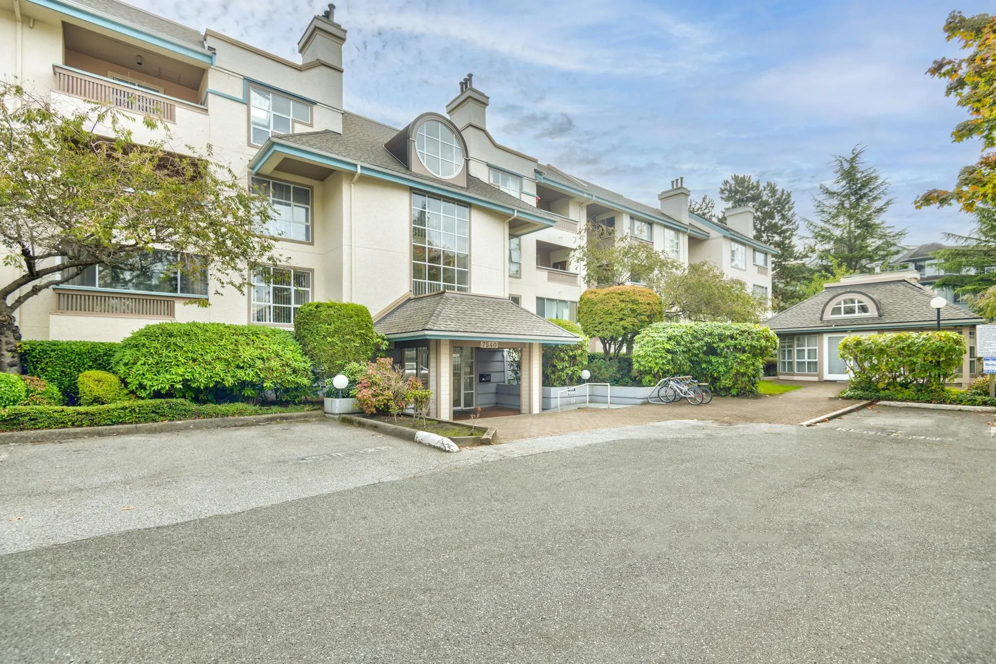204 7540 Minoru Boulevard