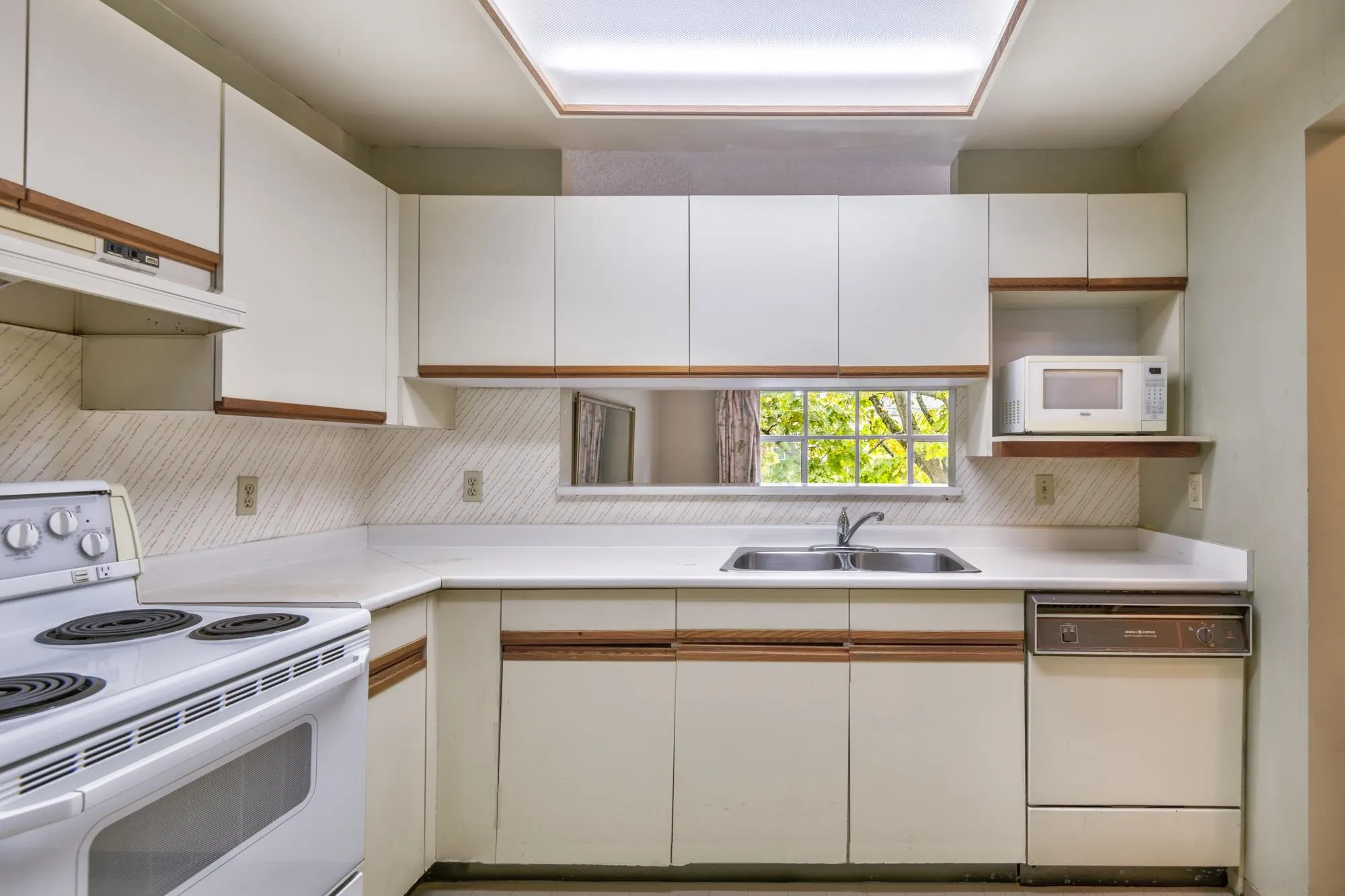 204 7540 Minoru Boulevard