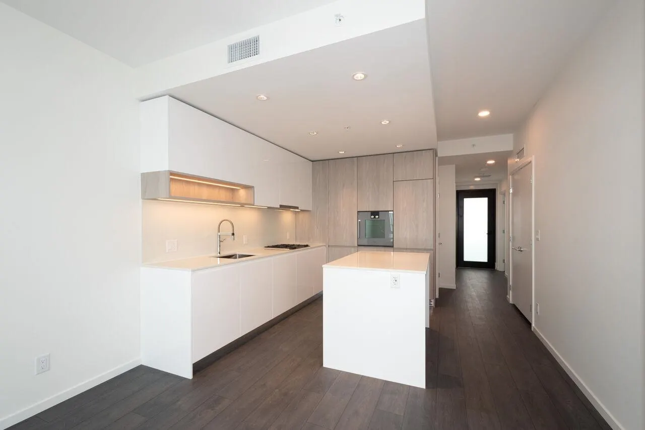 1021 6600 Minoru Boulevard