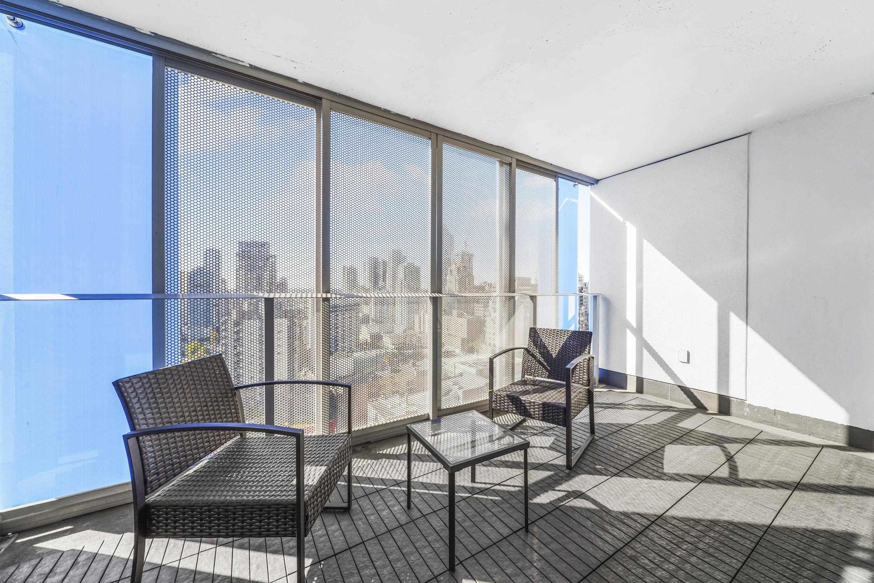 2204 999 Seymour Street