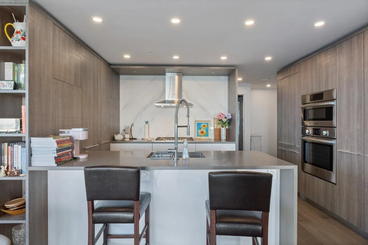 408 1441 Johnston Road