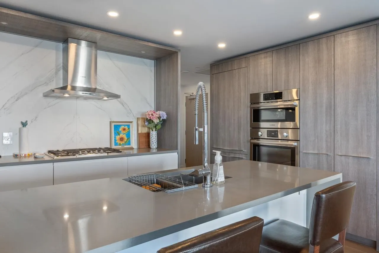 408 1441 Johnston Road