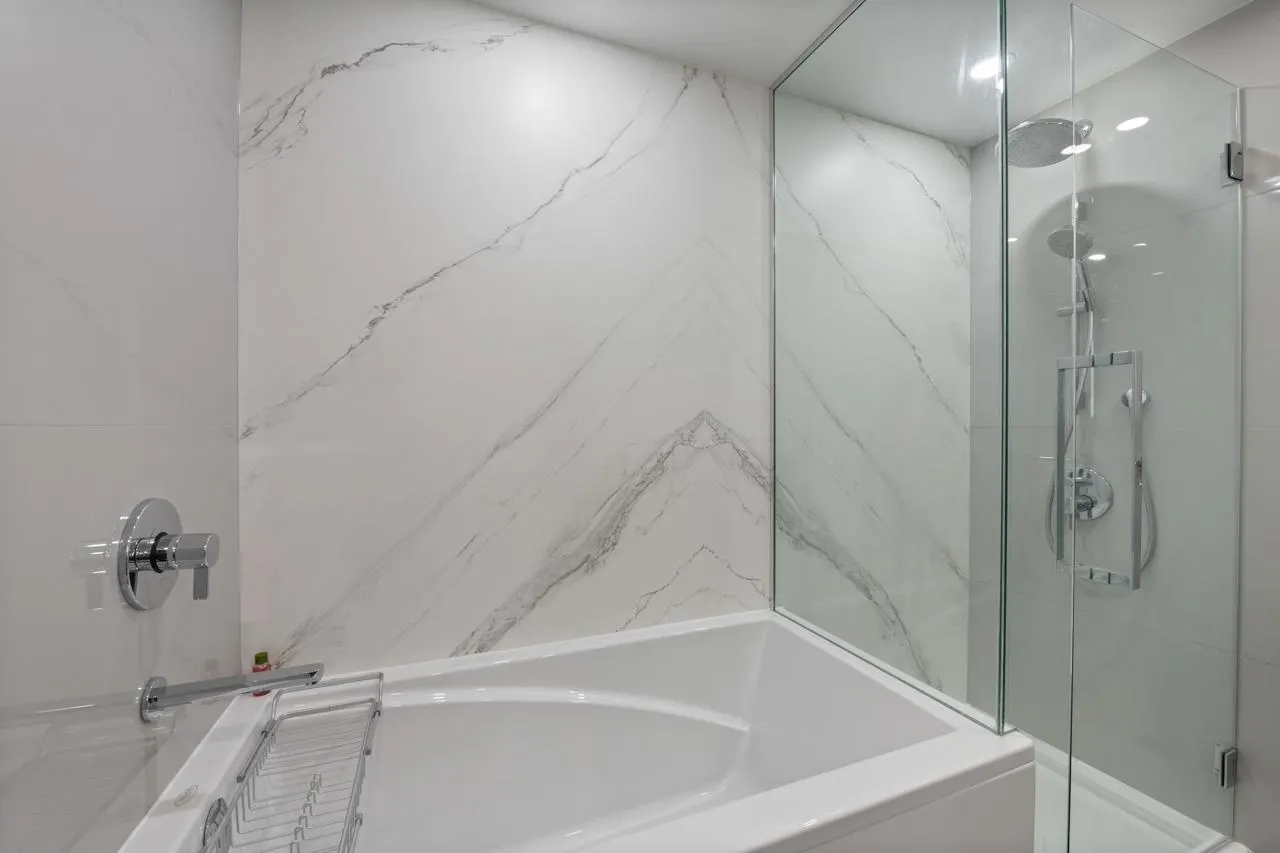 408 1441 Johnston Road