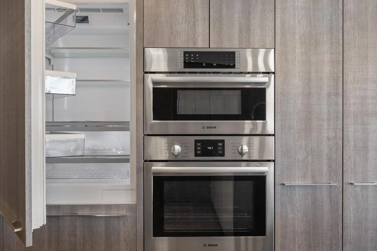 408 1441 Johnston Road