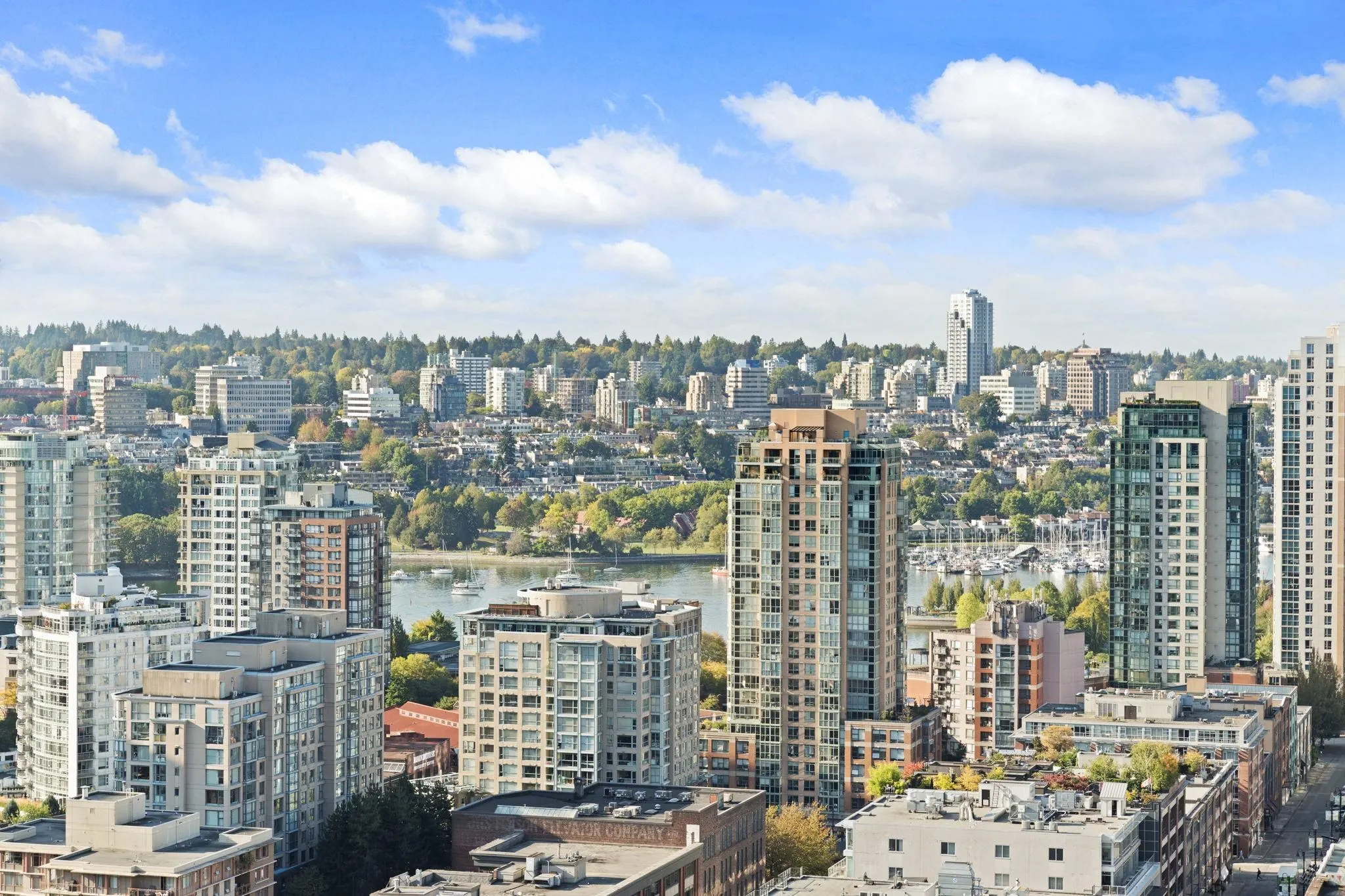 2701 928 Homer Street