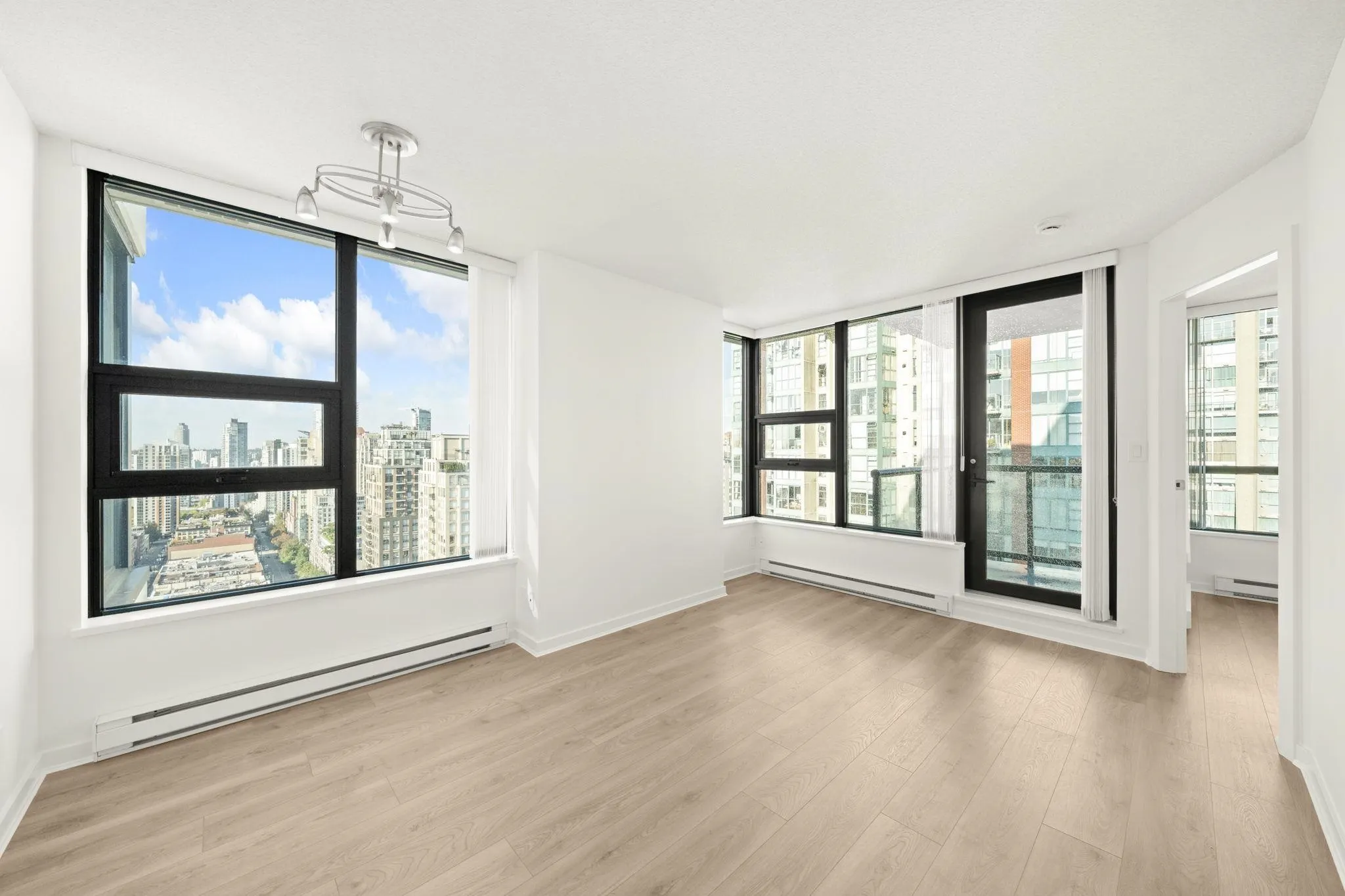 2701 928 Homer Street