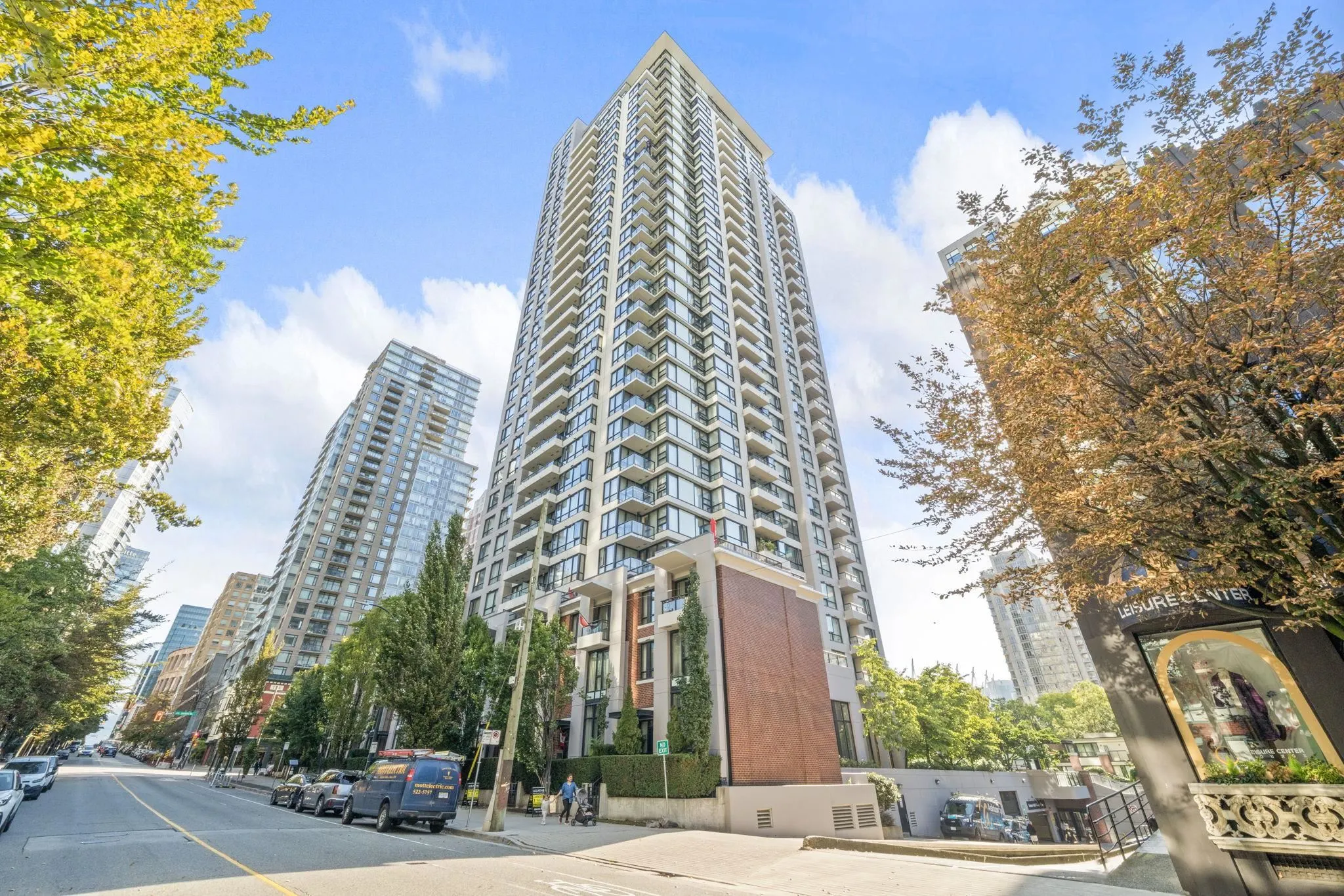 2701 928 Homer Street