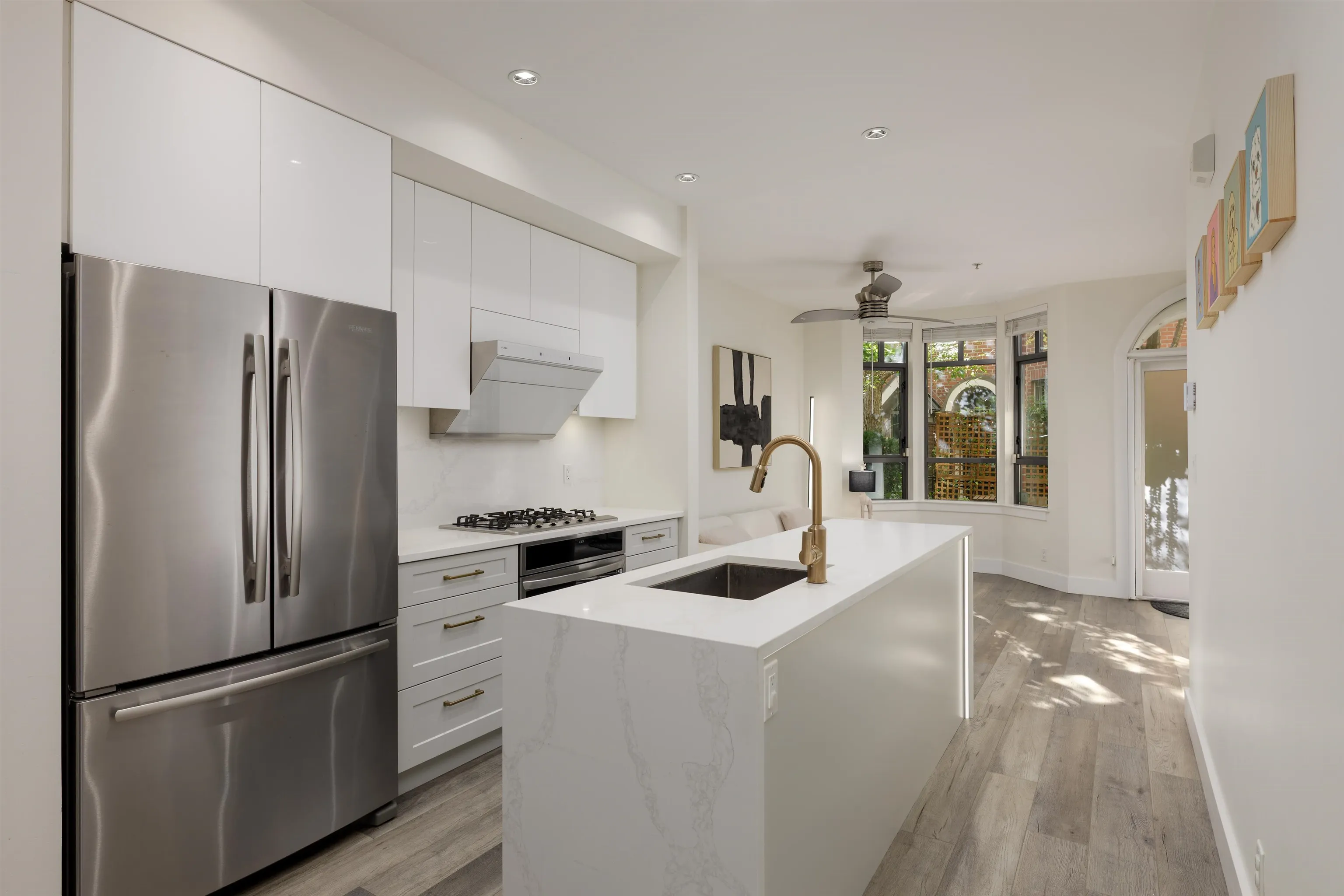 828 W 6th Avenue