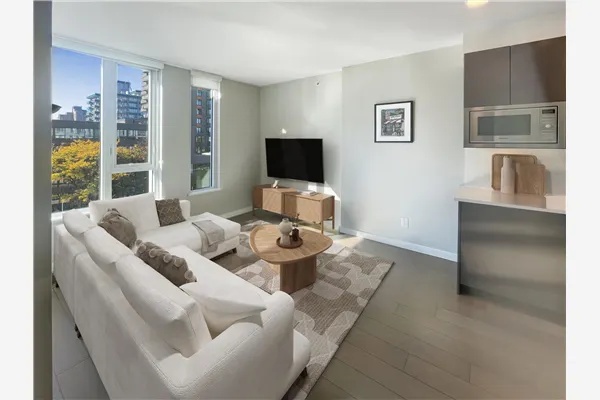 309 2888 Cambie Street