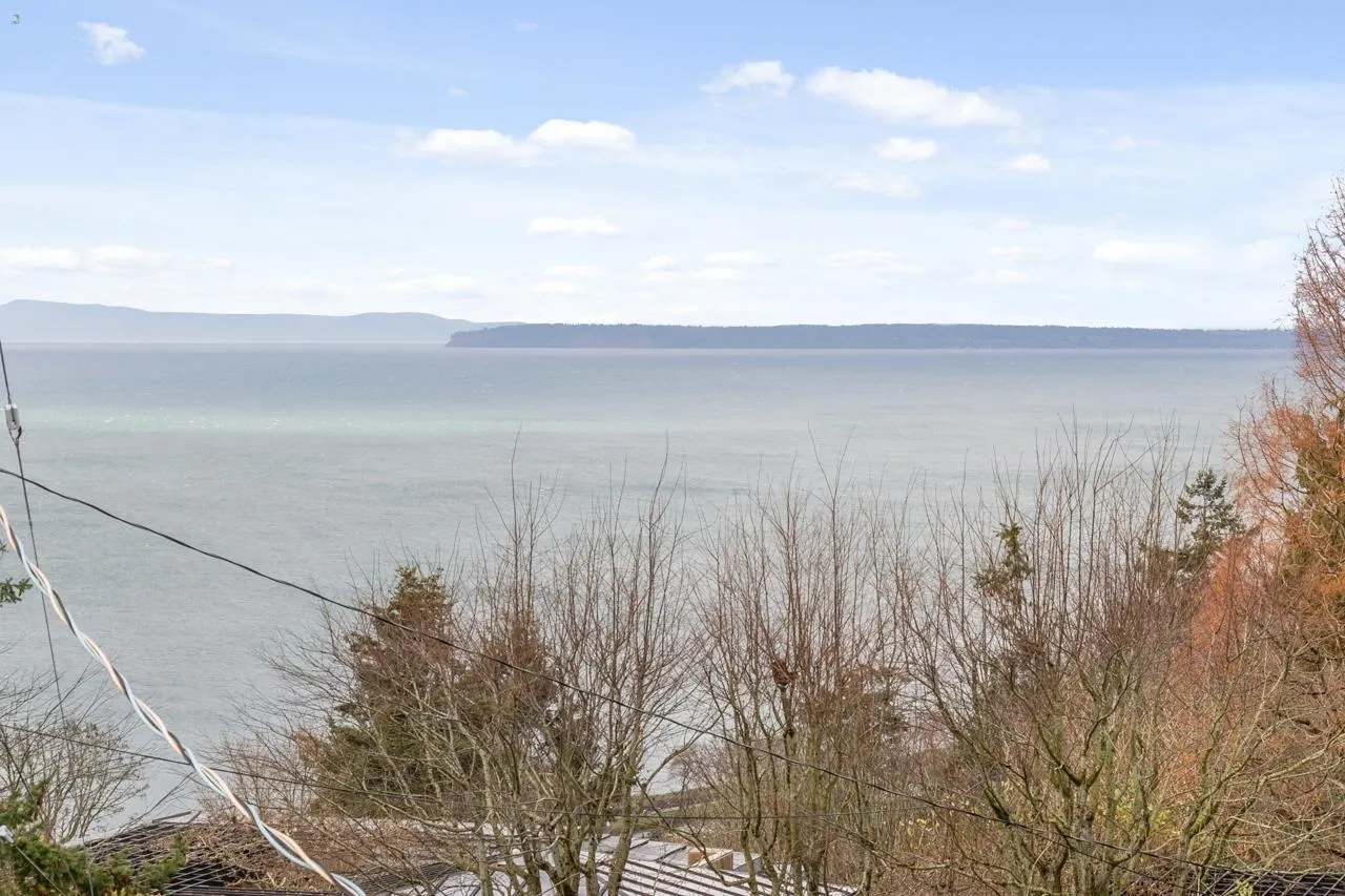 302 15010 Roper Avenue