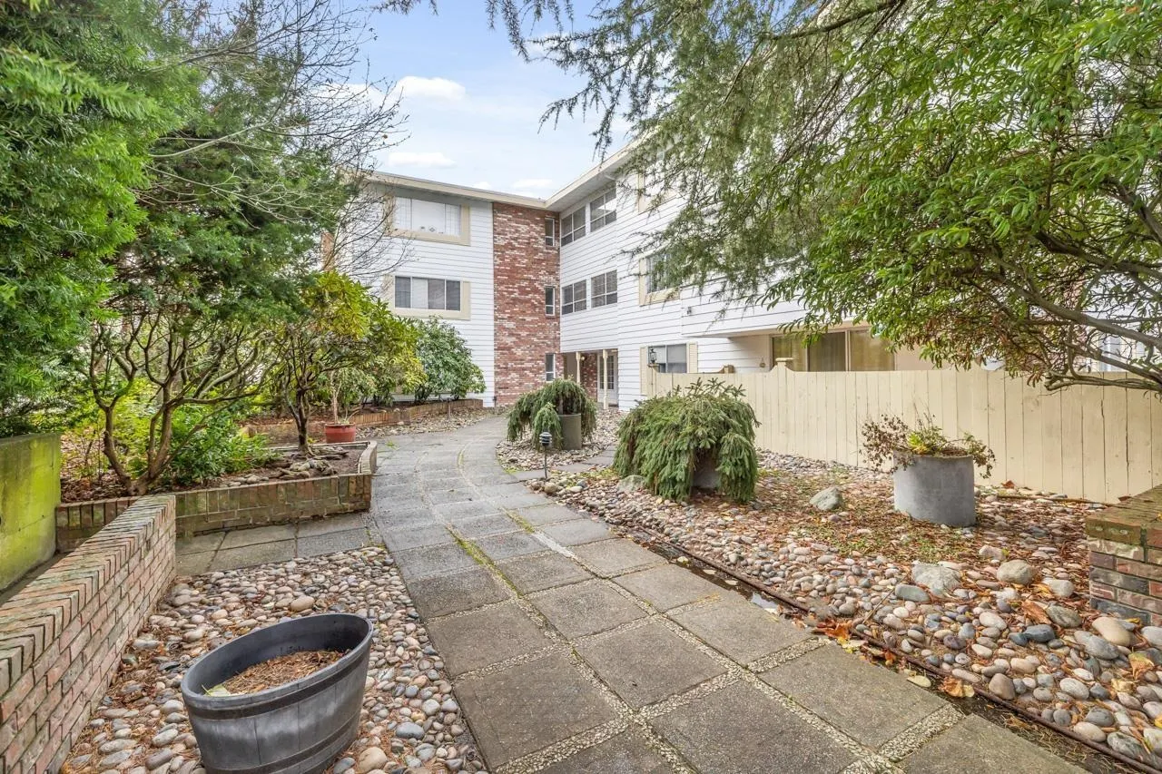 302 15010 Roper Avenue