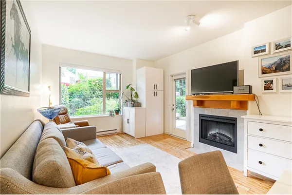 113 808 Sangster Place