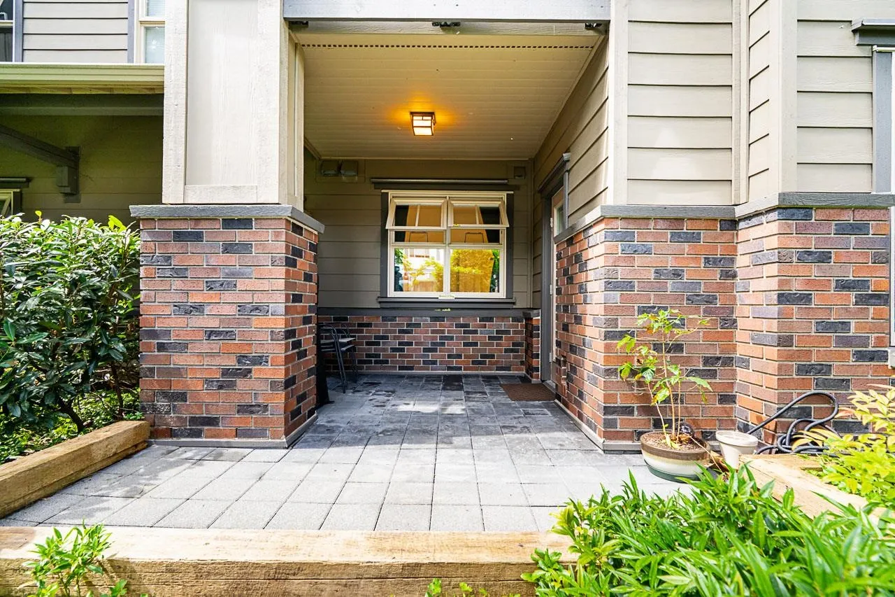 113 808 Sangster Place