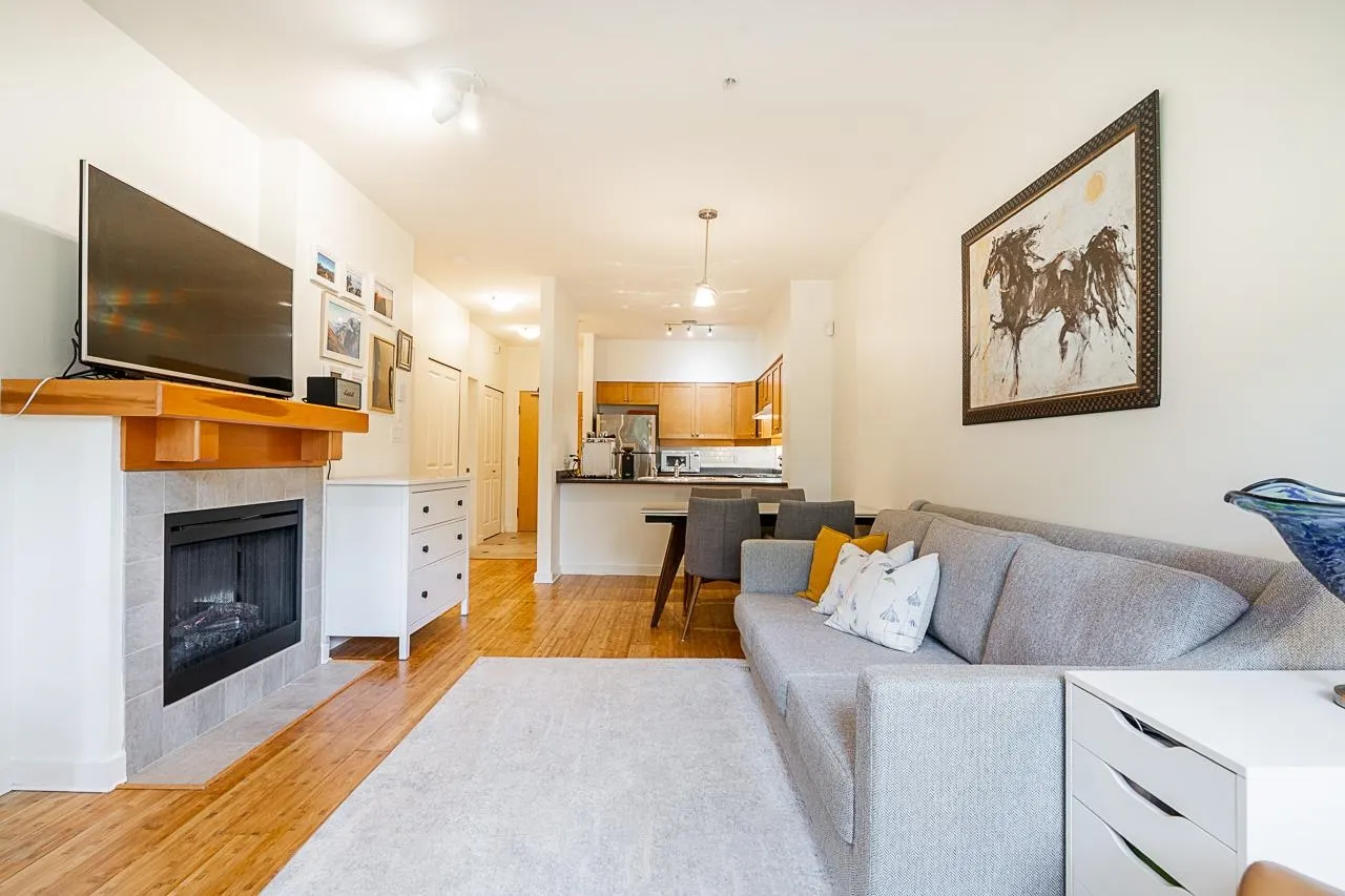 113 808 Sangster Place