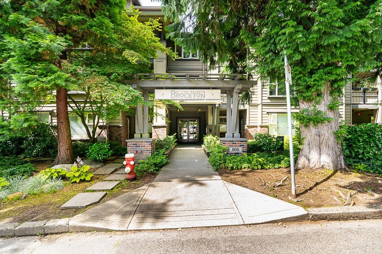 113 808 Sangster Place