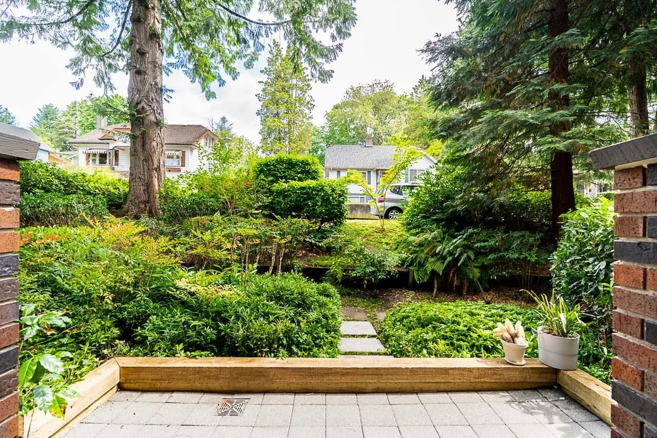 113 808 Sangster Place