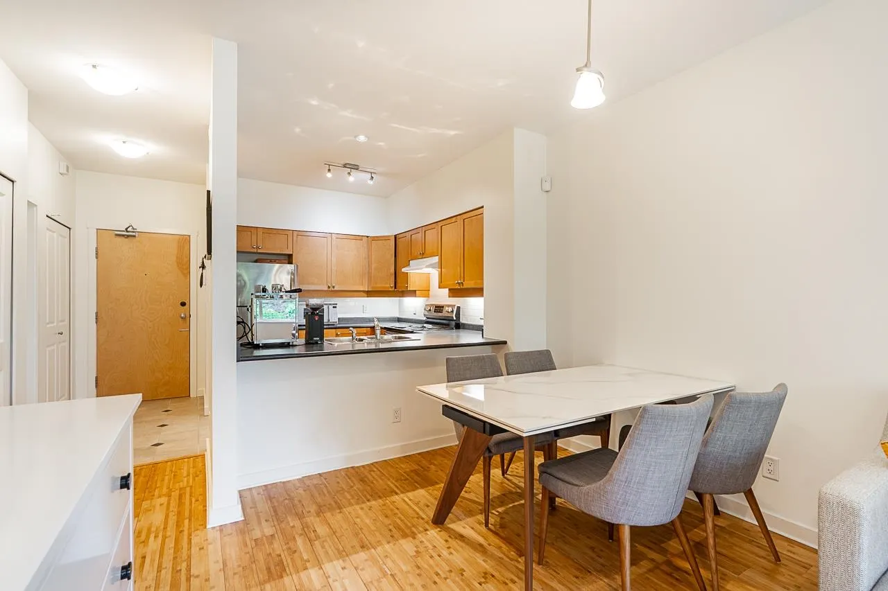 113 808 Sangster Place