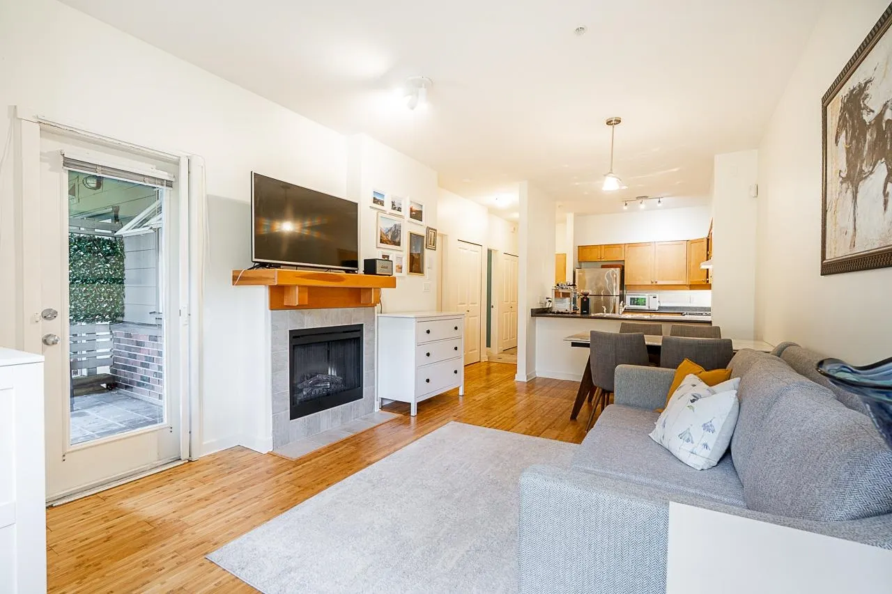 113 808 Sangster Place