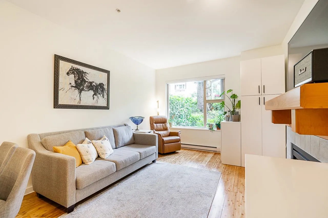 113 808 Sangster Place