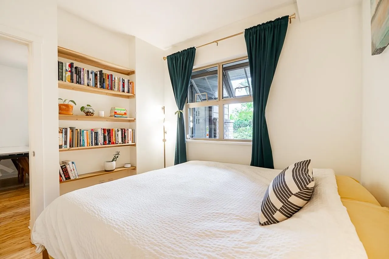 113 808 Sangster Place