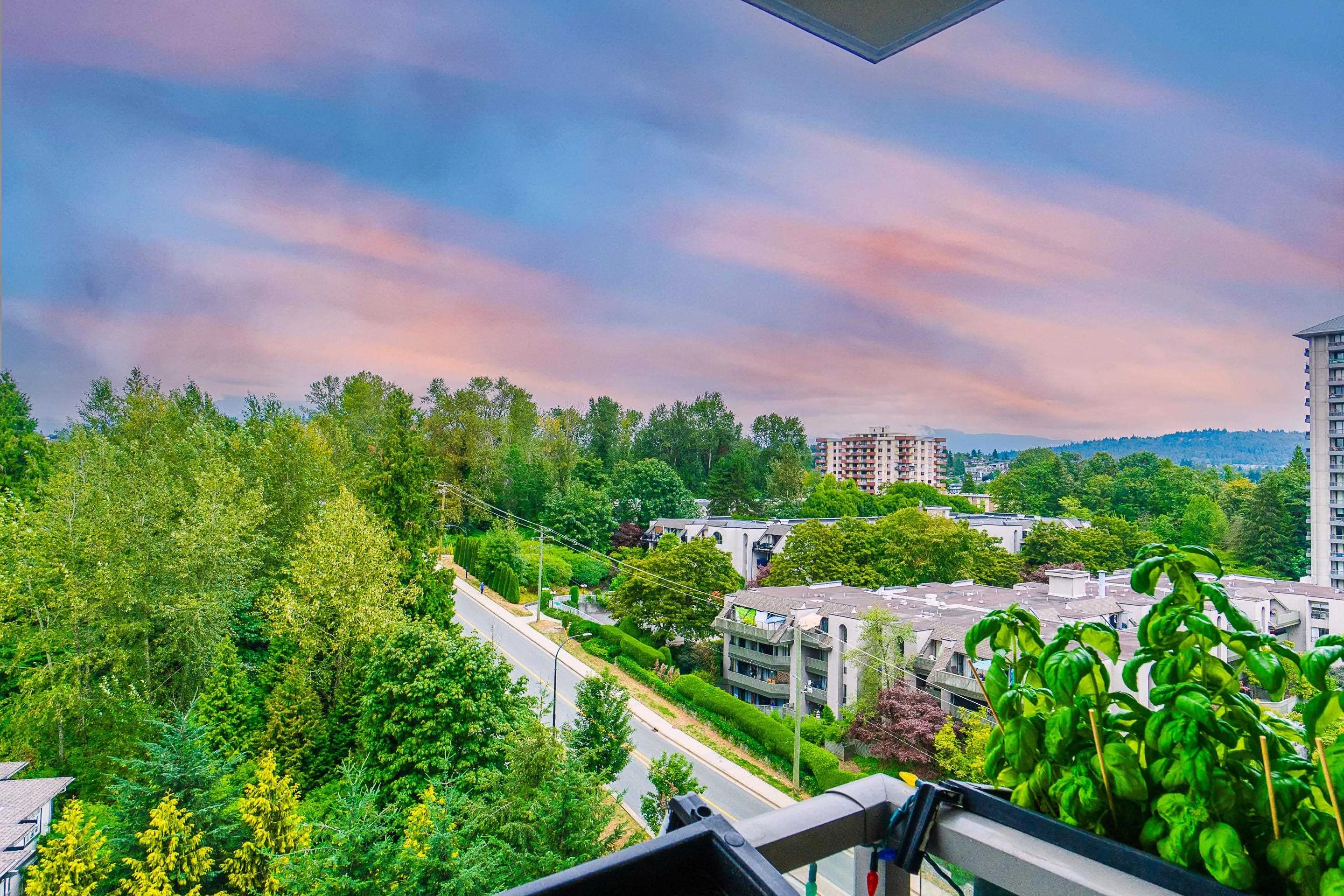 1205 4888 Brentwood Drive