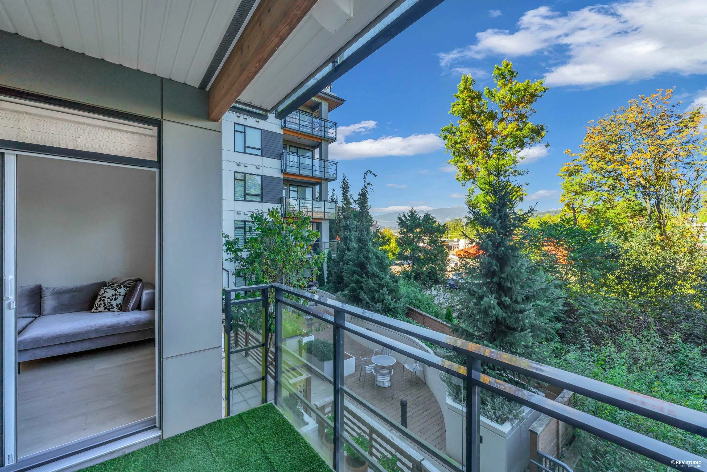 203 3038 St George Street