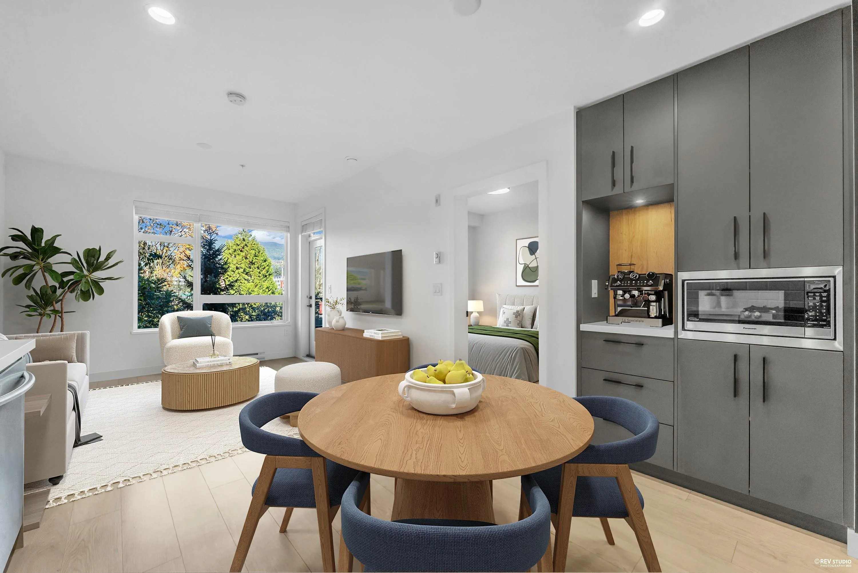 203 3038 St George Street