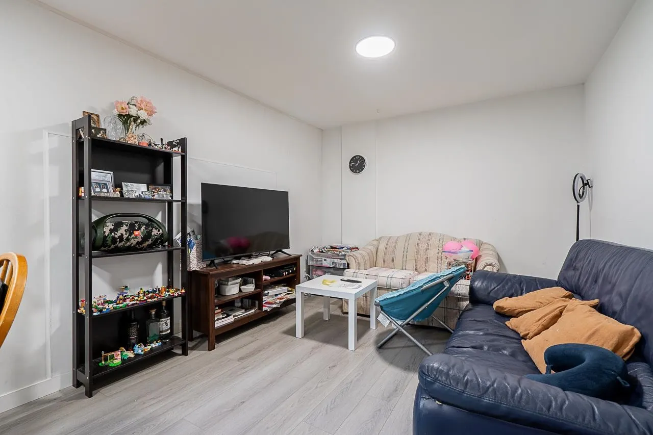 4871 Marine Drive