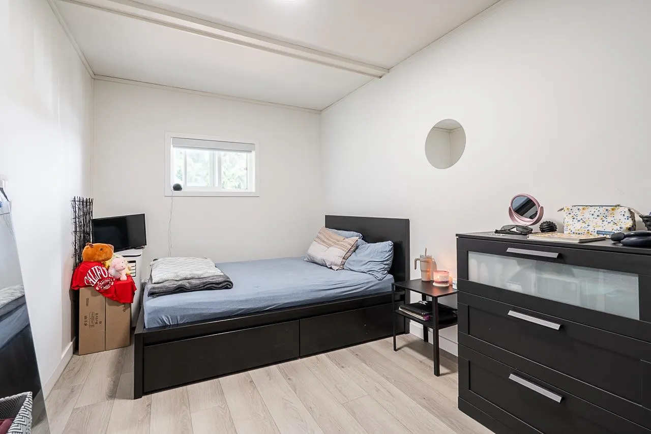 4871 Marine Drive