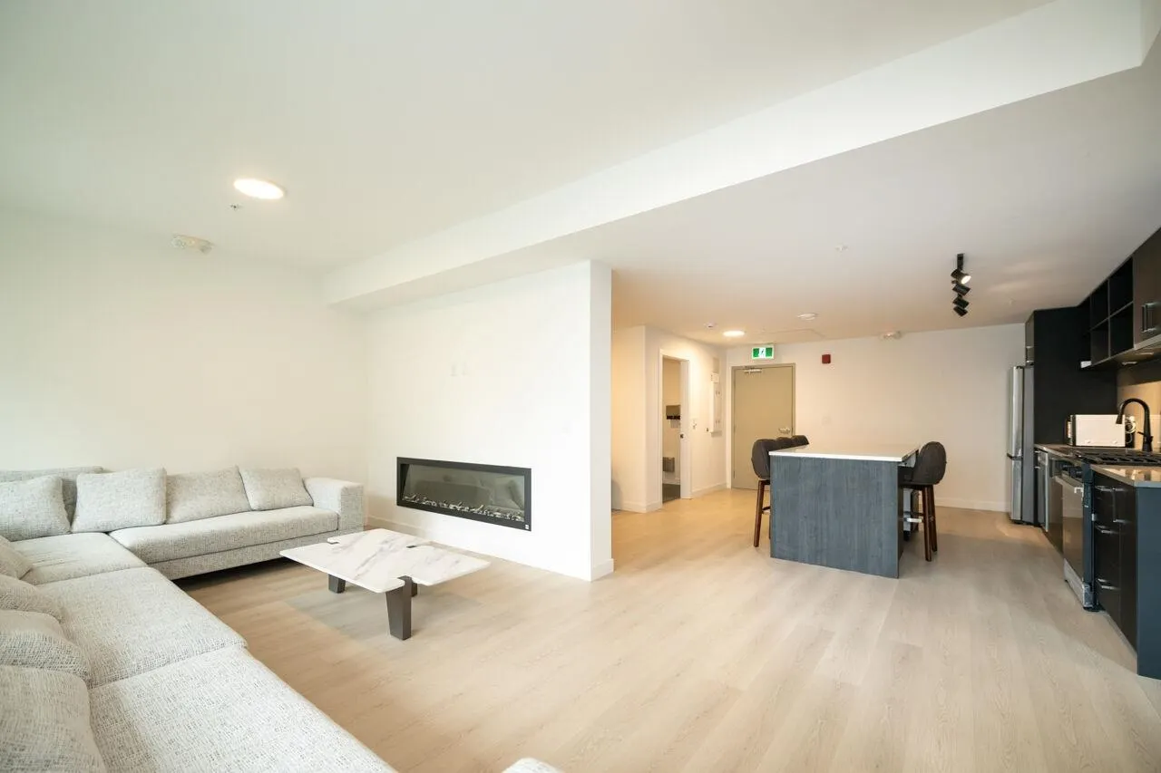 301 2002 St. George Street