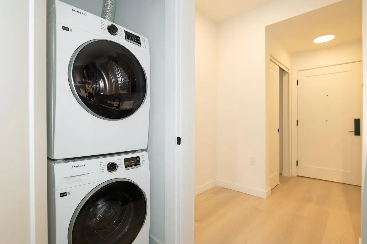 301 2002 St. George Street