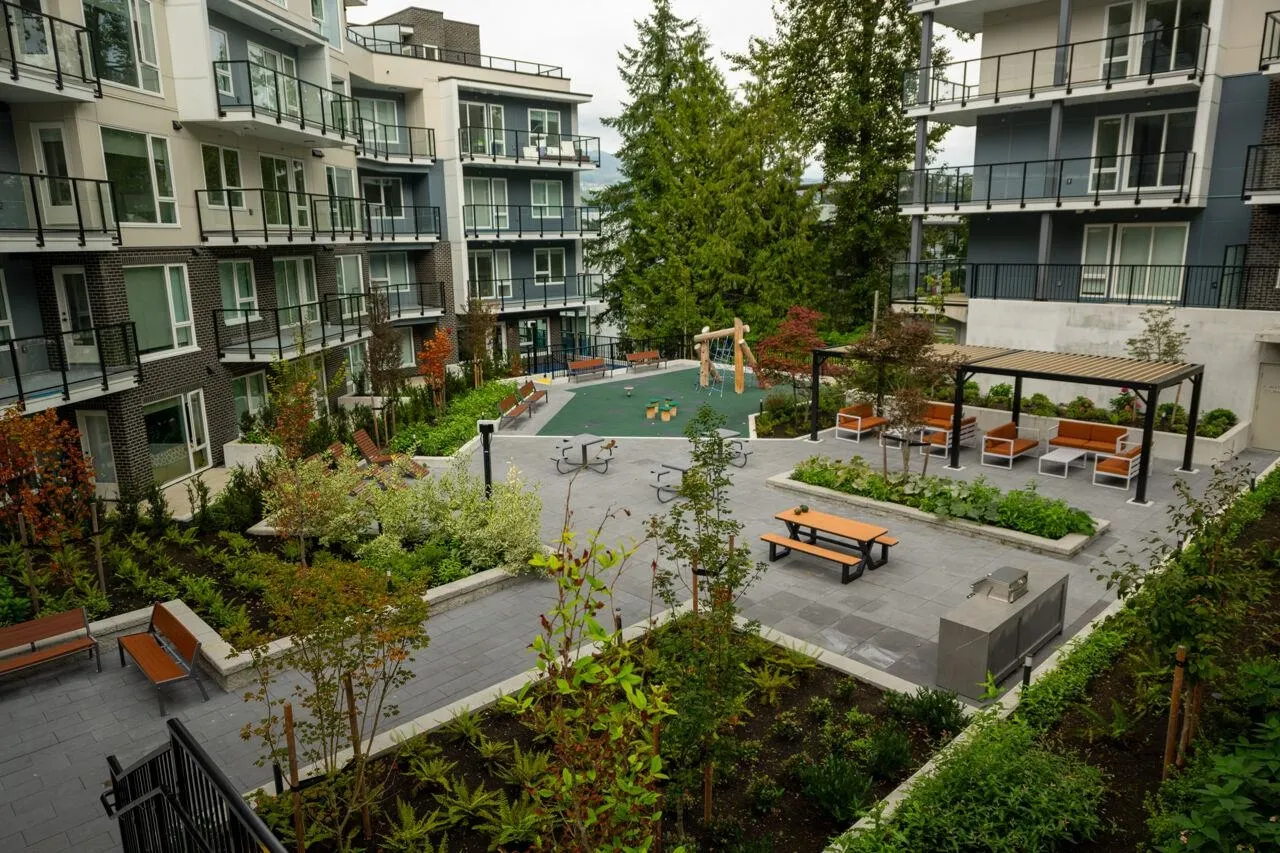 301 2002 St. George Street