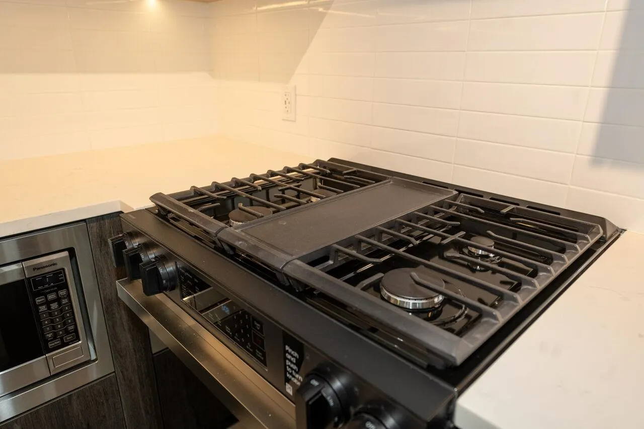 301 2002 St. George Street