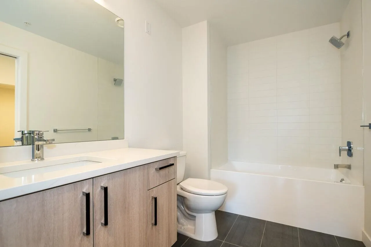 301 2002 St. George Street