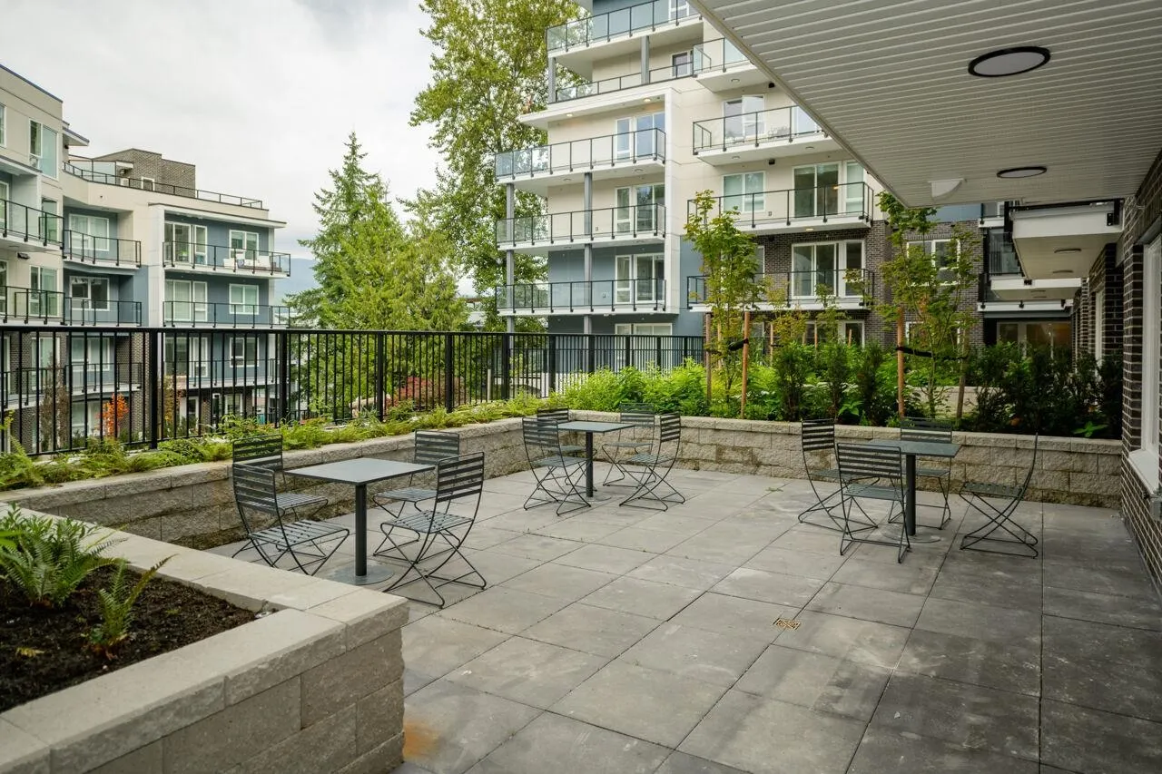 301 2002 St. George Street