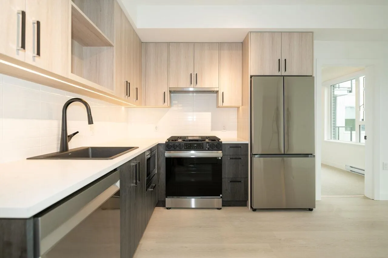 301 2002 St. George Street