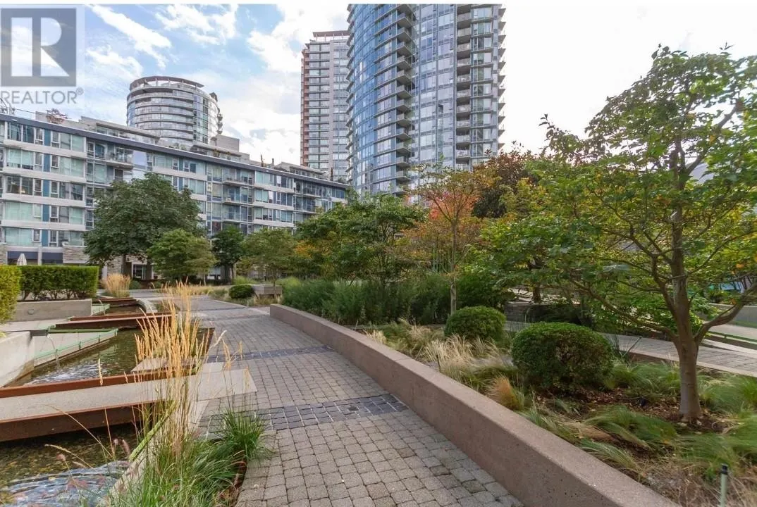 801 188 Keefer Place