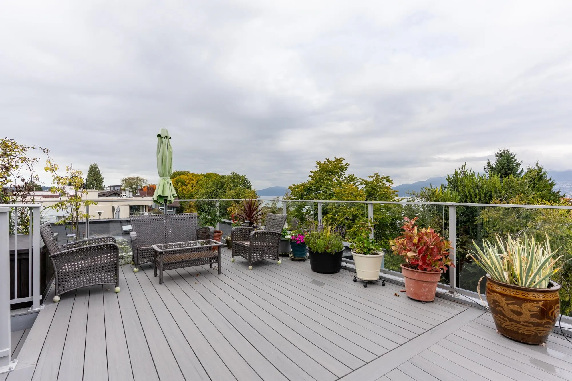 305 2430 Point Grey Road