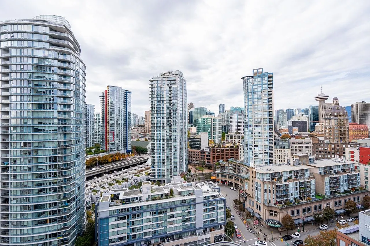 2303 58 Keefer Place